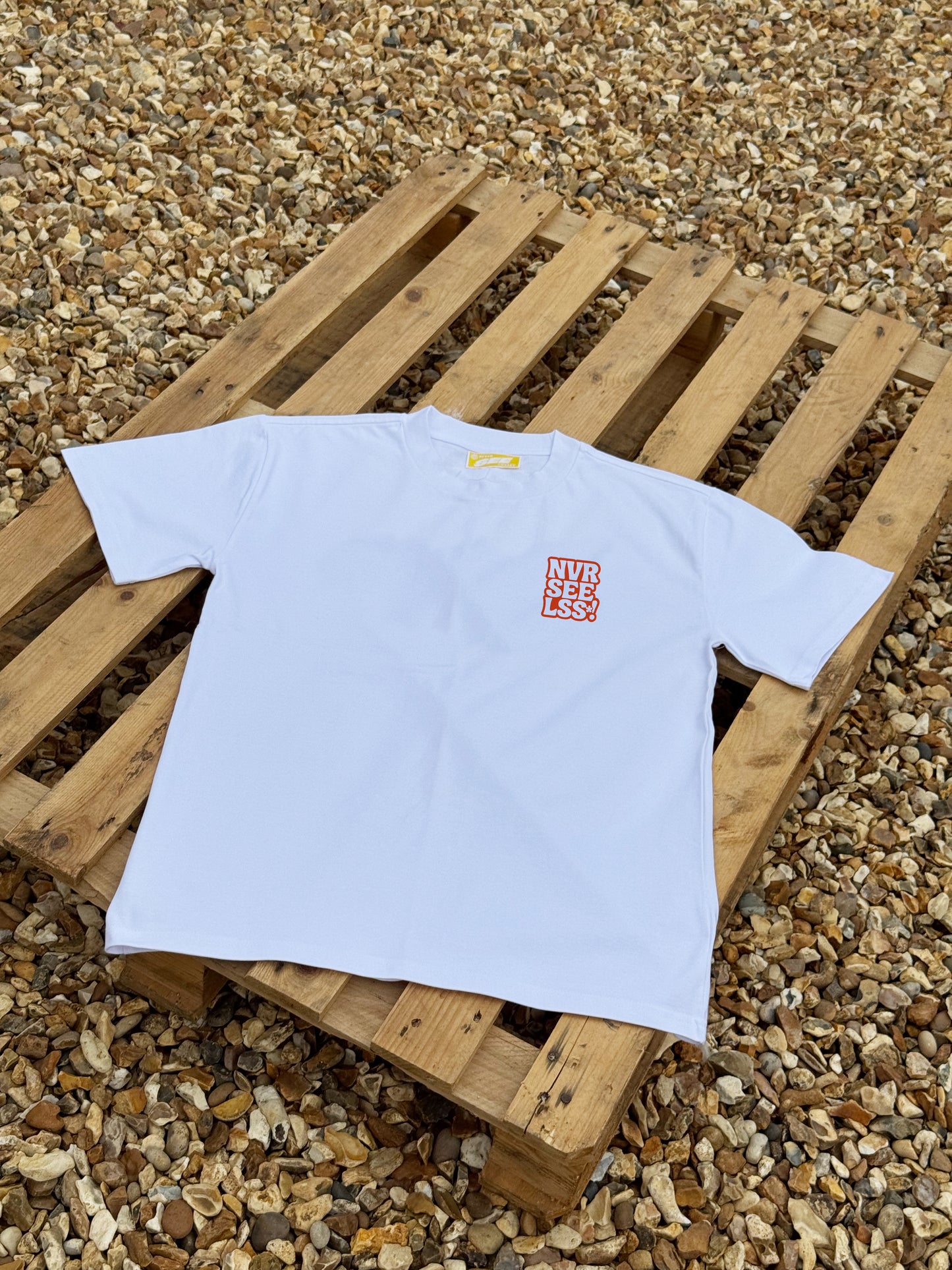 GROOVE GRAPHIC TEE - BLACK